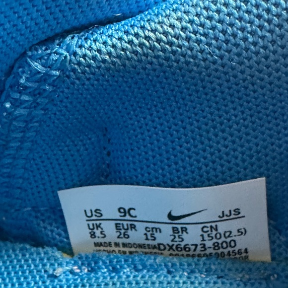 Nike toddler shoes size 9 - Picture 7 of 9